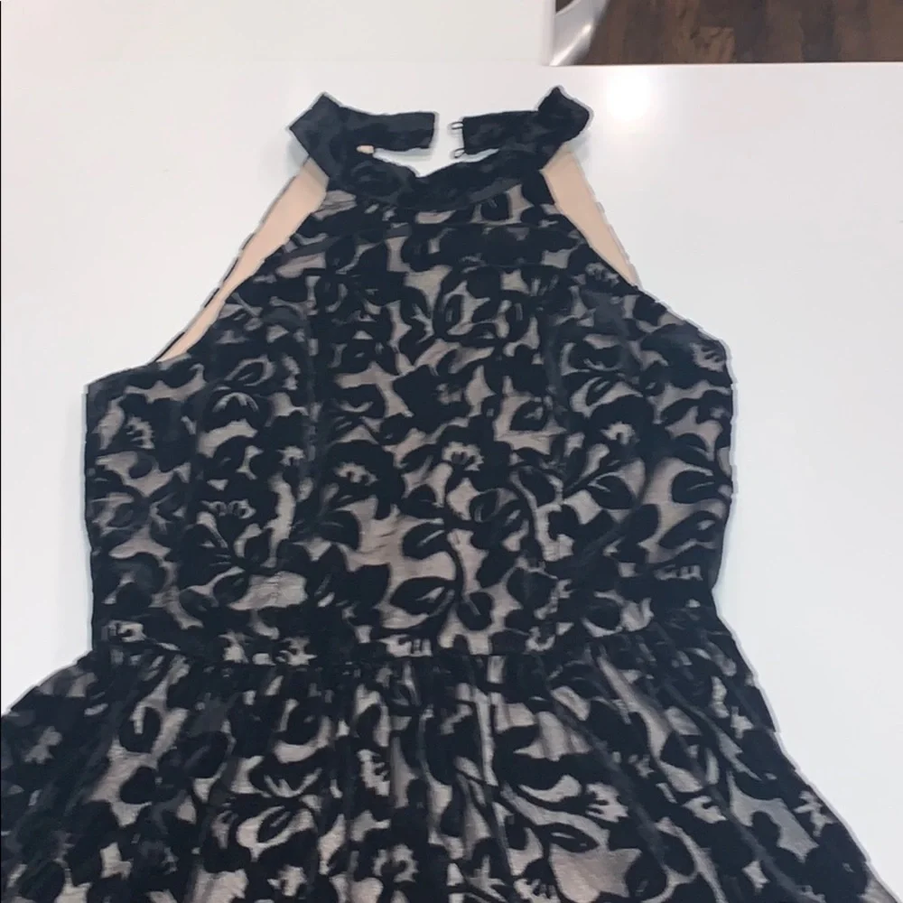 Black crushed velvet high neck open back dress - Picture 2 of 8